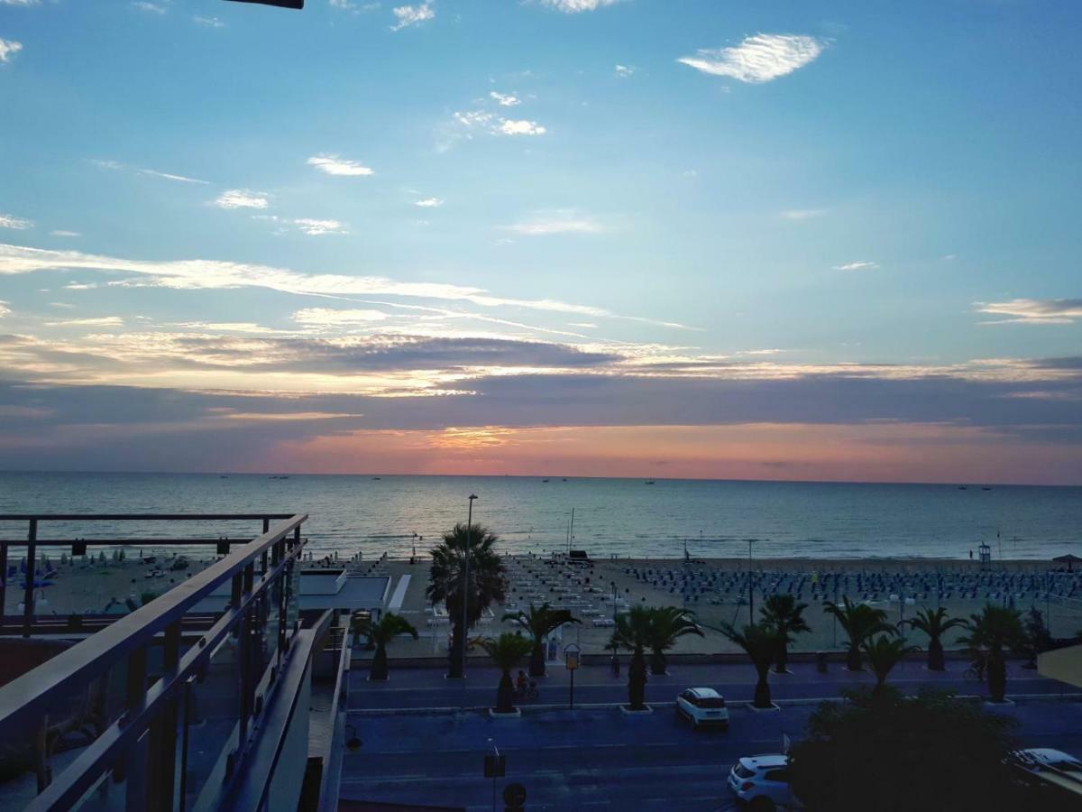 Appartamenti Frontemare Tortoreto Luaran gambar
